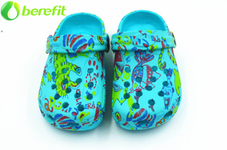 Zuecos EVA estampados en general para niñas verdes